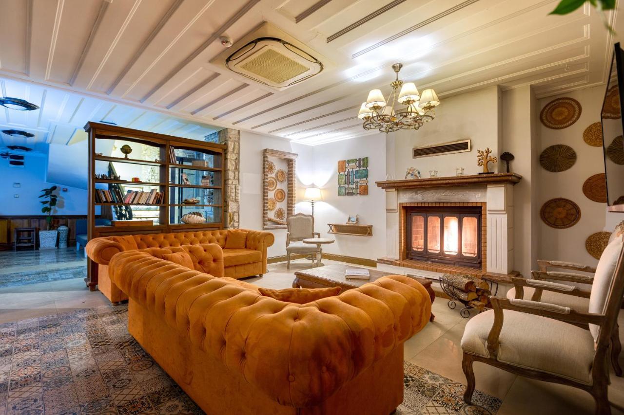 Navalia Hotel Фоча Екстериор снимка