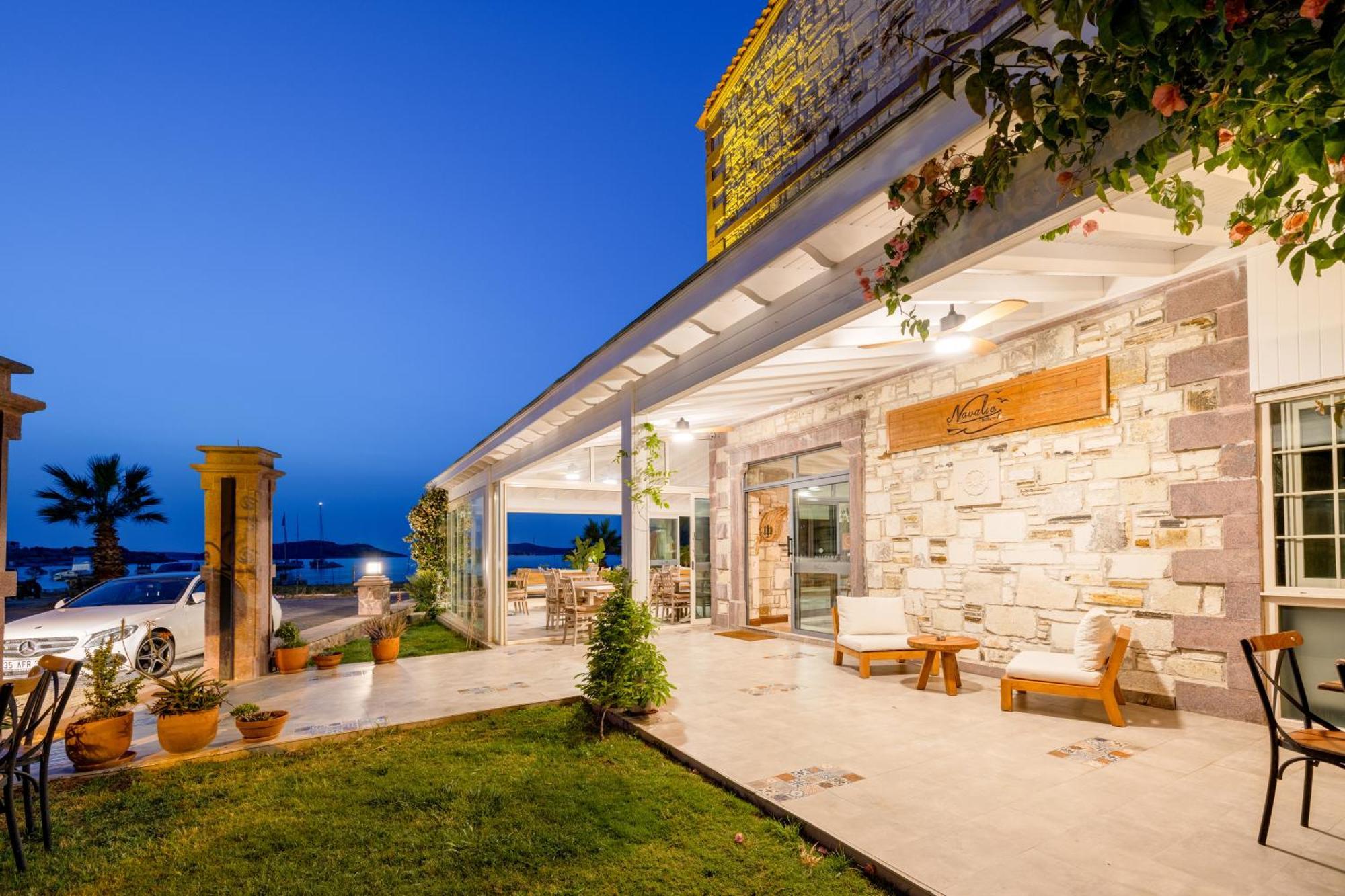 Navalia Hotel Фоча Екстериор снимка