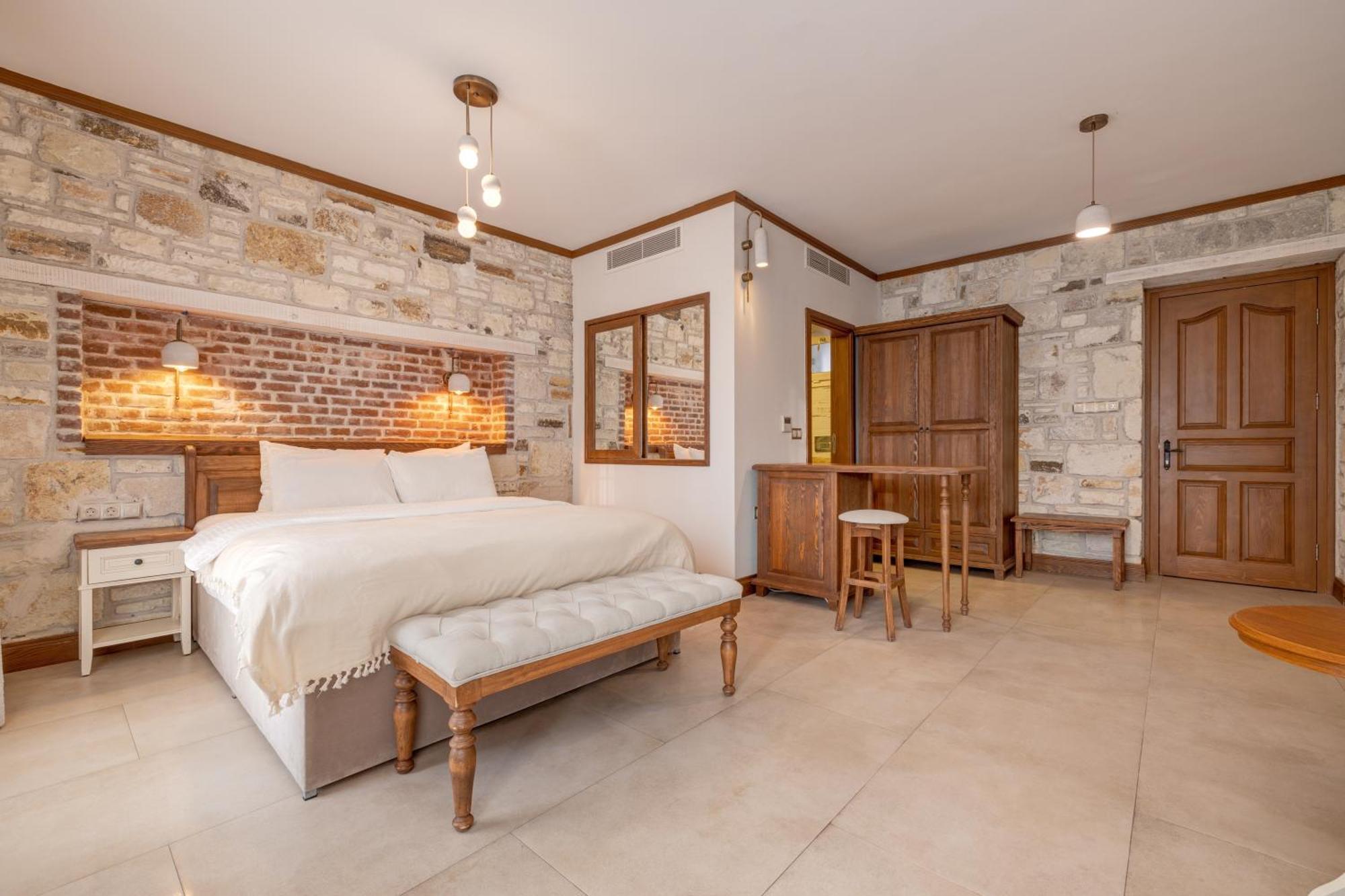 Navalia Hotel Фоча Екстериор снимка