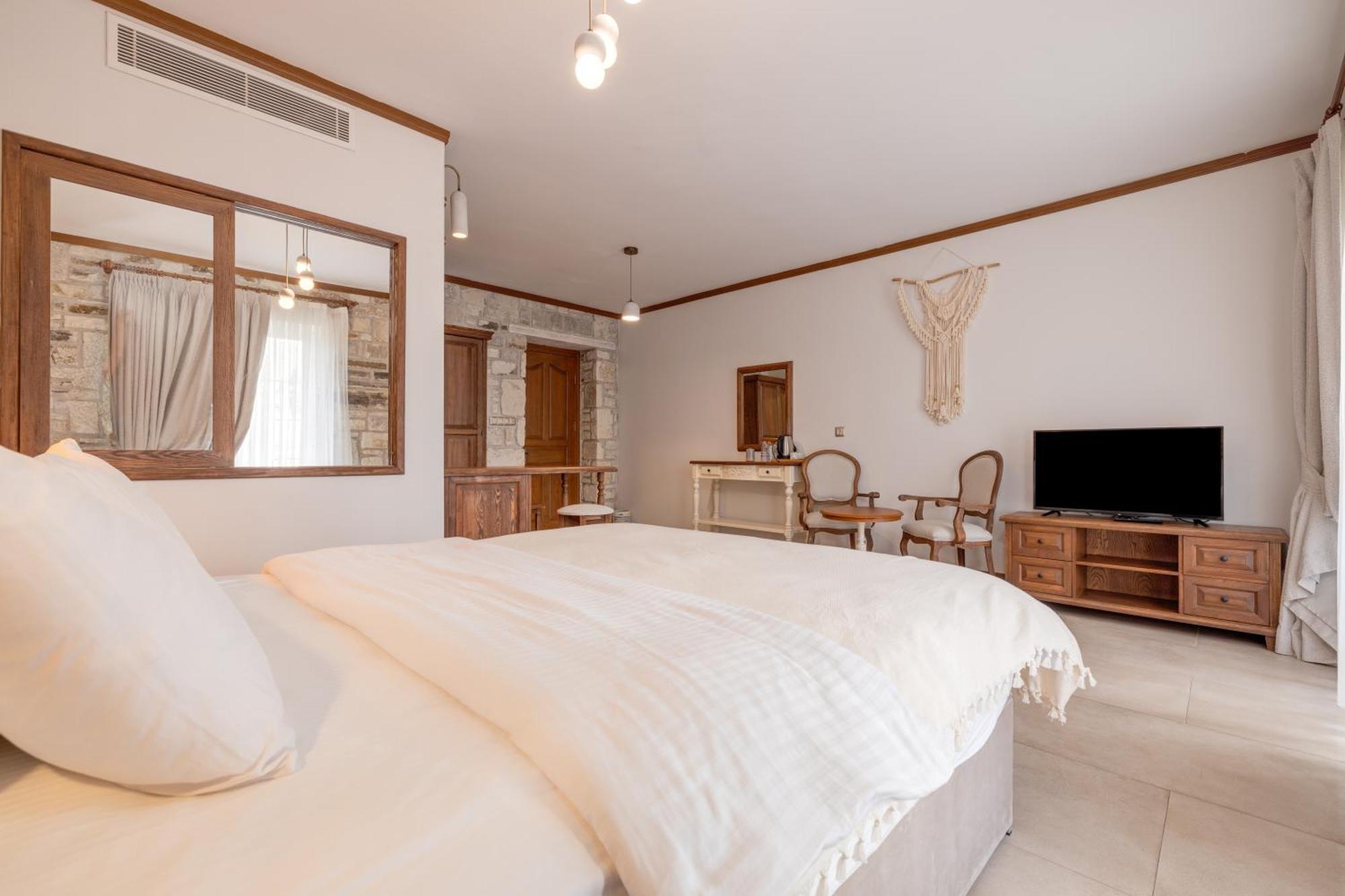 Navalia Hotel Фоча Екстериор снимка