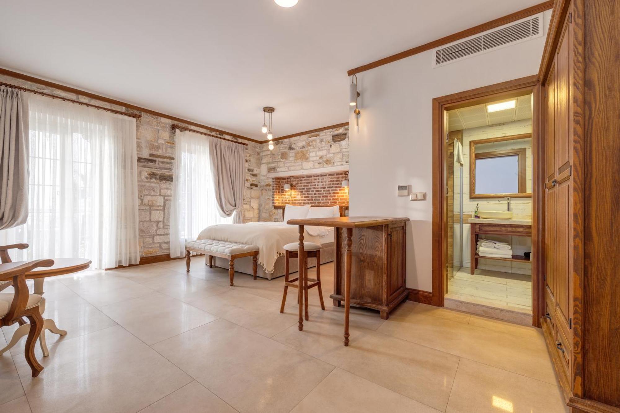 Navalia Hotel Фоча Екстериор снимка