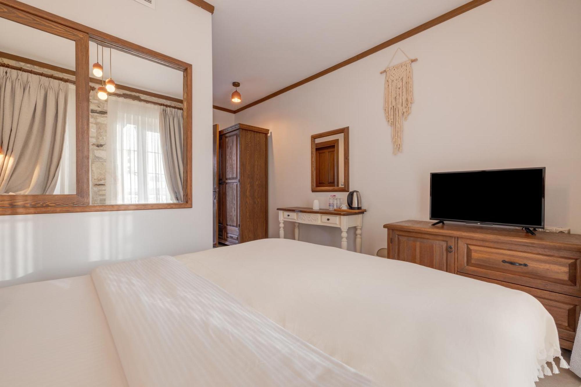Navalia Hotel Фоча Екстериор снимка