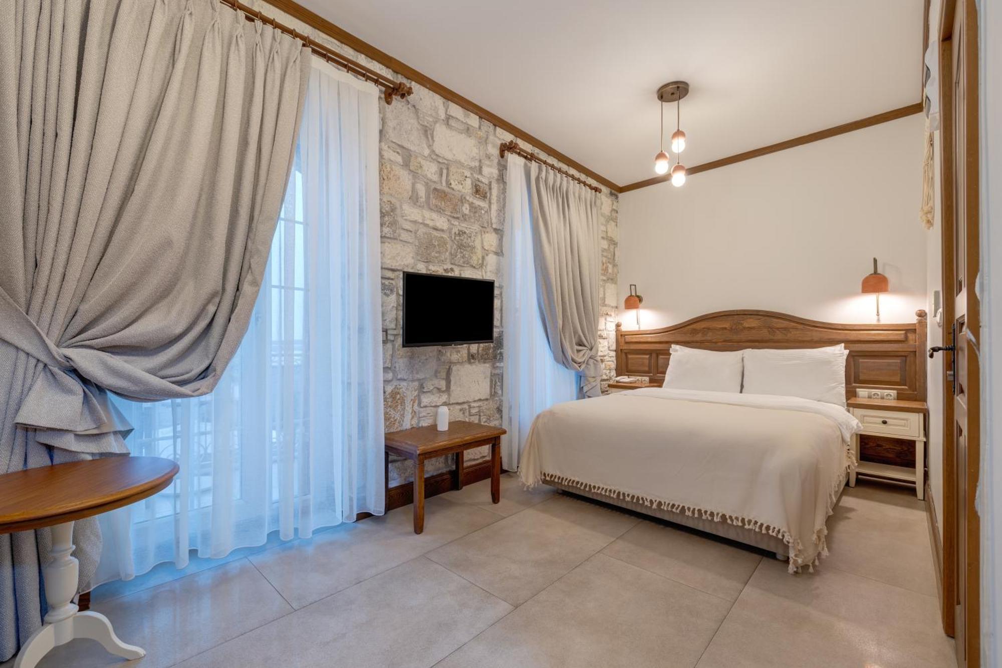Navalia Hotel Фоча Екстериор снимка