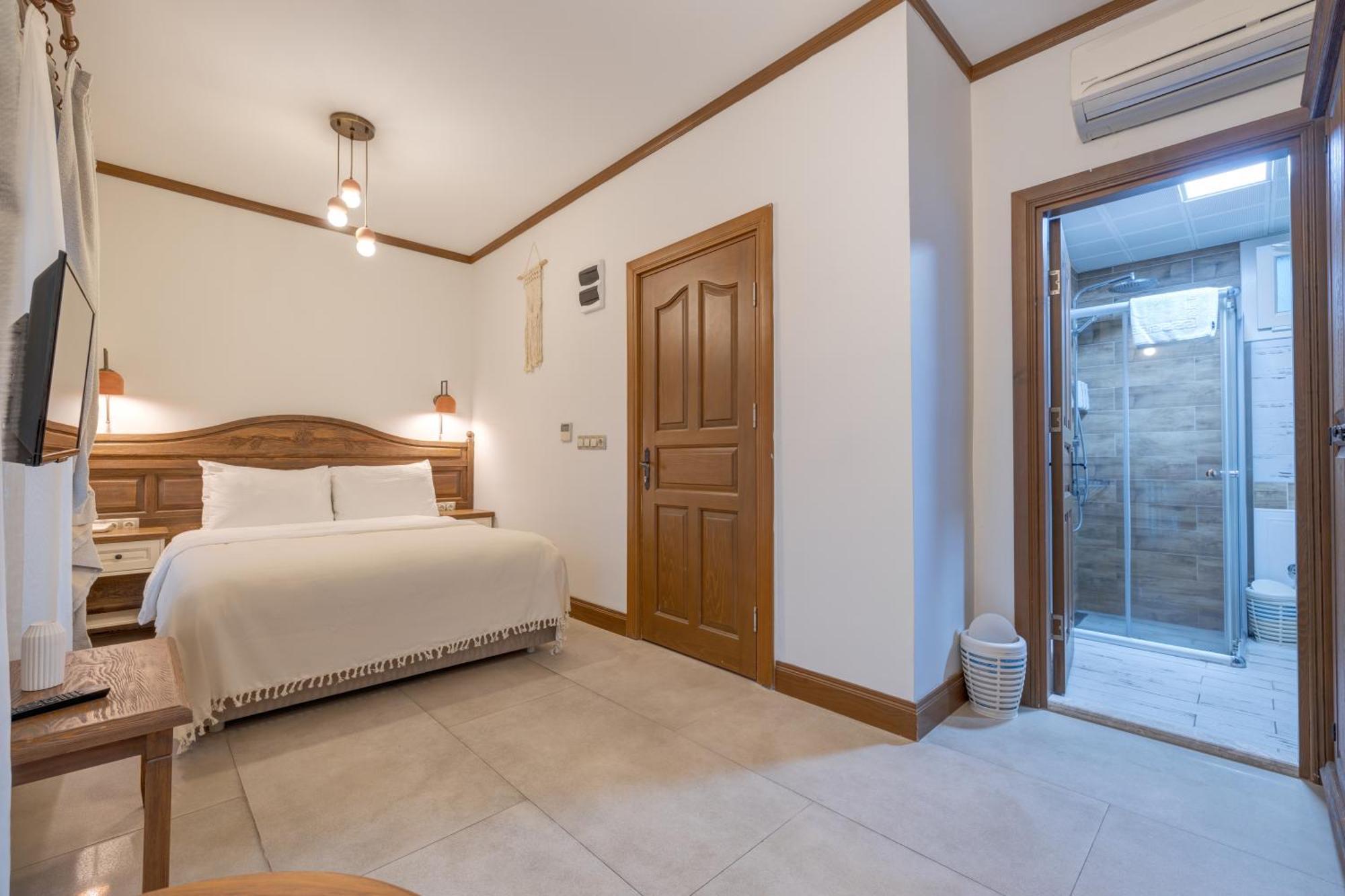 Navalia Hotel Фоча Екстериор снимка