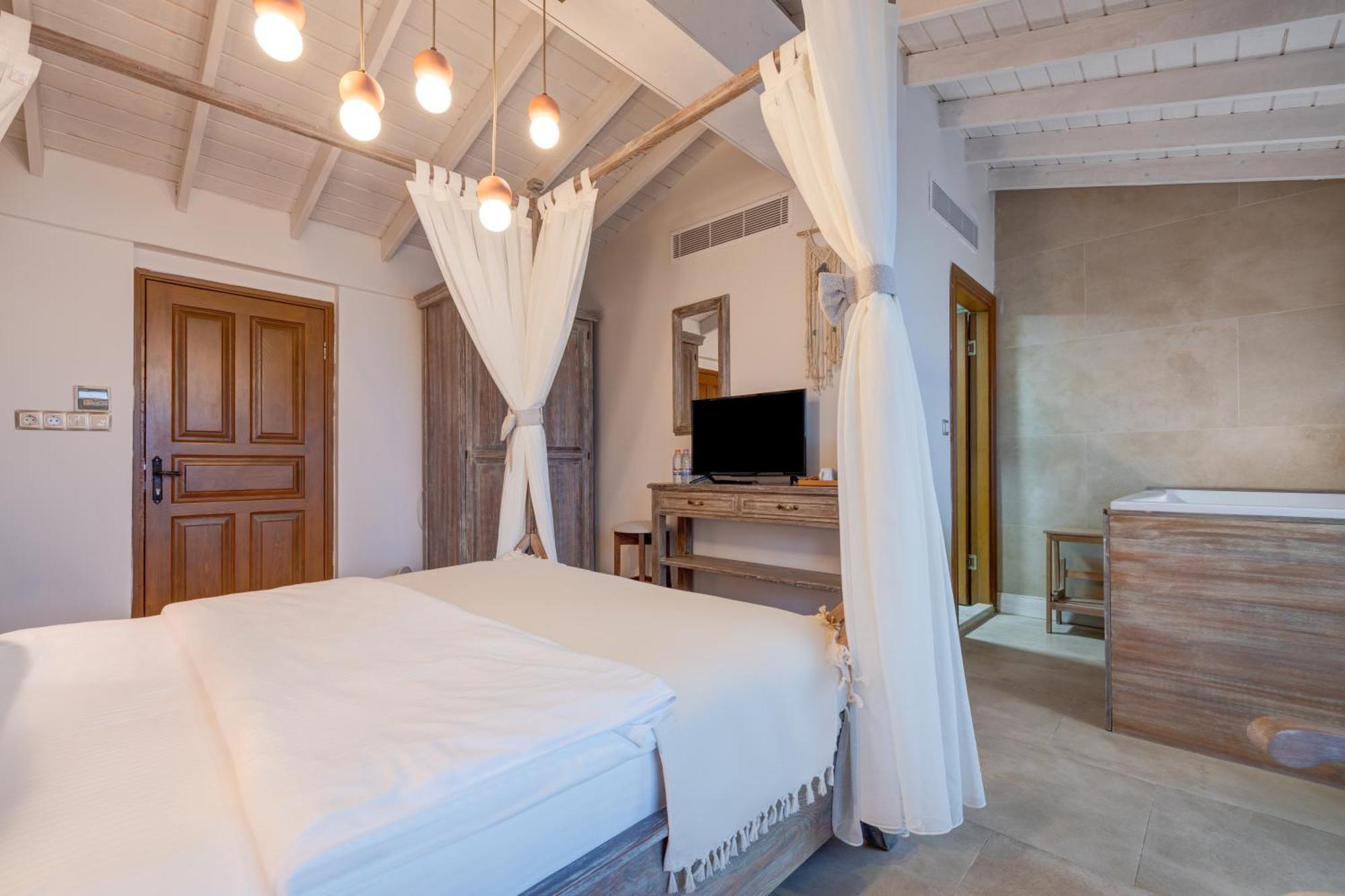 Navalia Hotel Фоча Екстериор снимка
